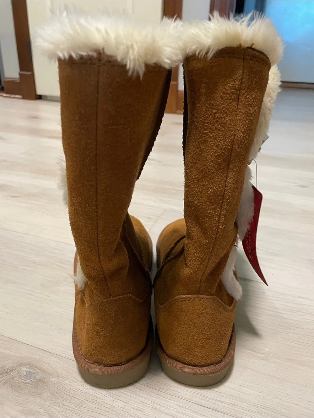 Sonoma  NWT Chestnut Suede Winter Boots with Cream Faux-Fur Trim